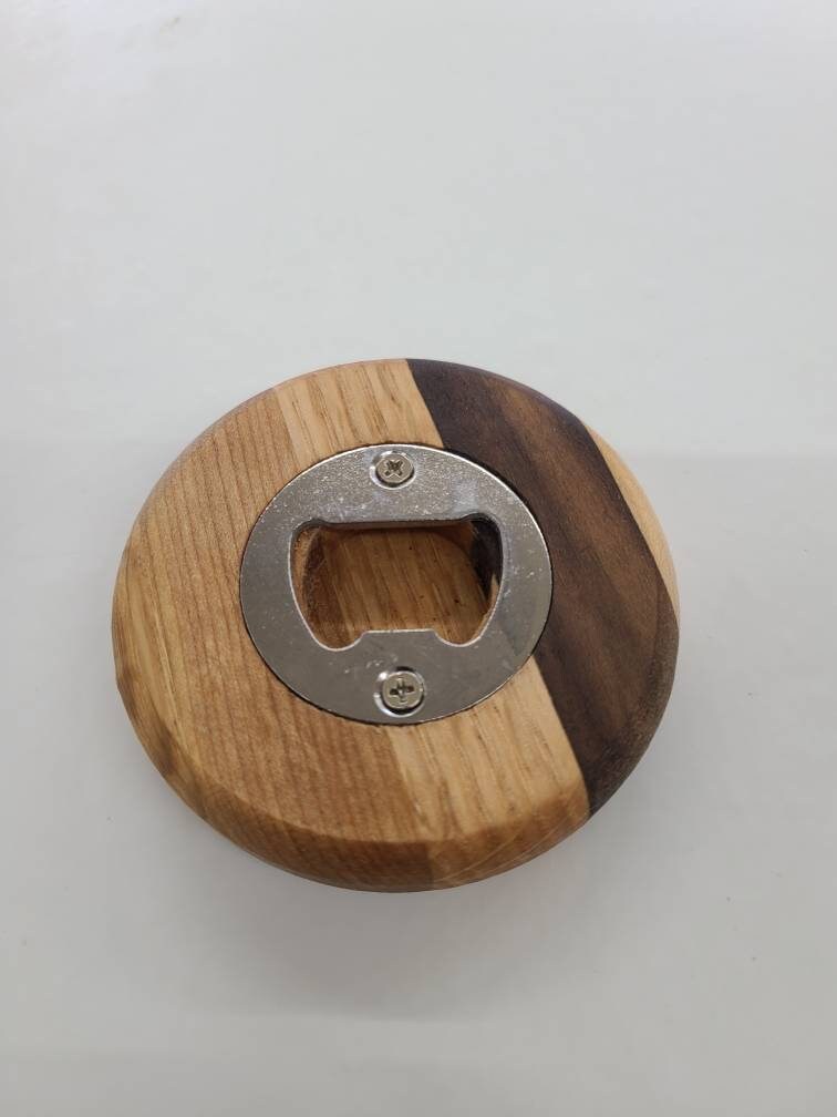 Quick pocket bottle openers