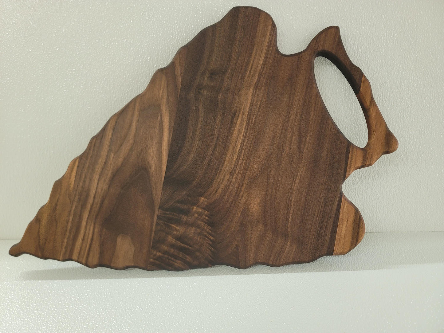 Arrowhead cutting board
