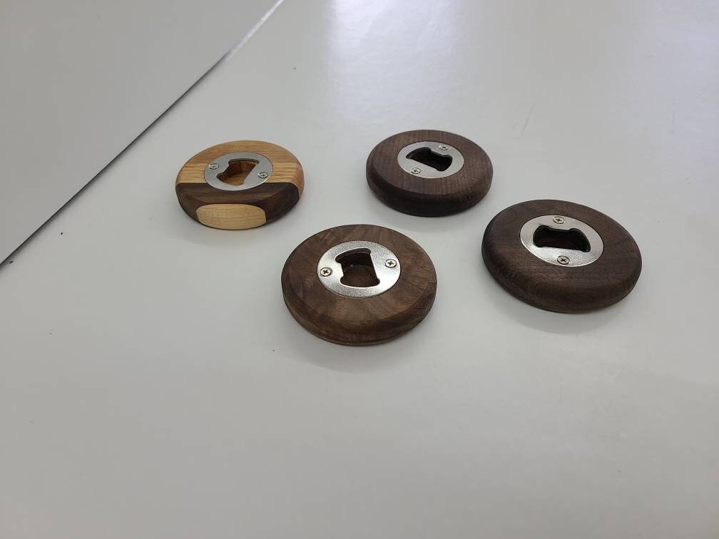 Quick pocket bottle openers