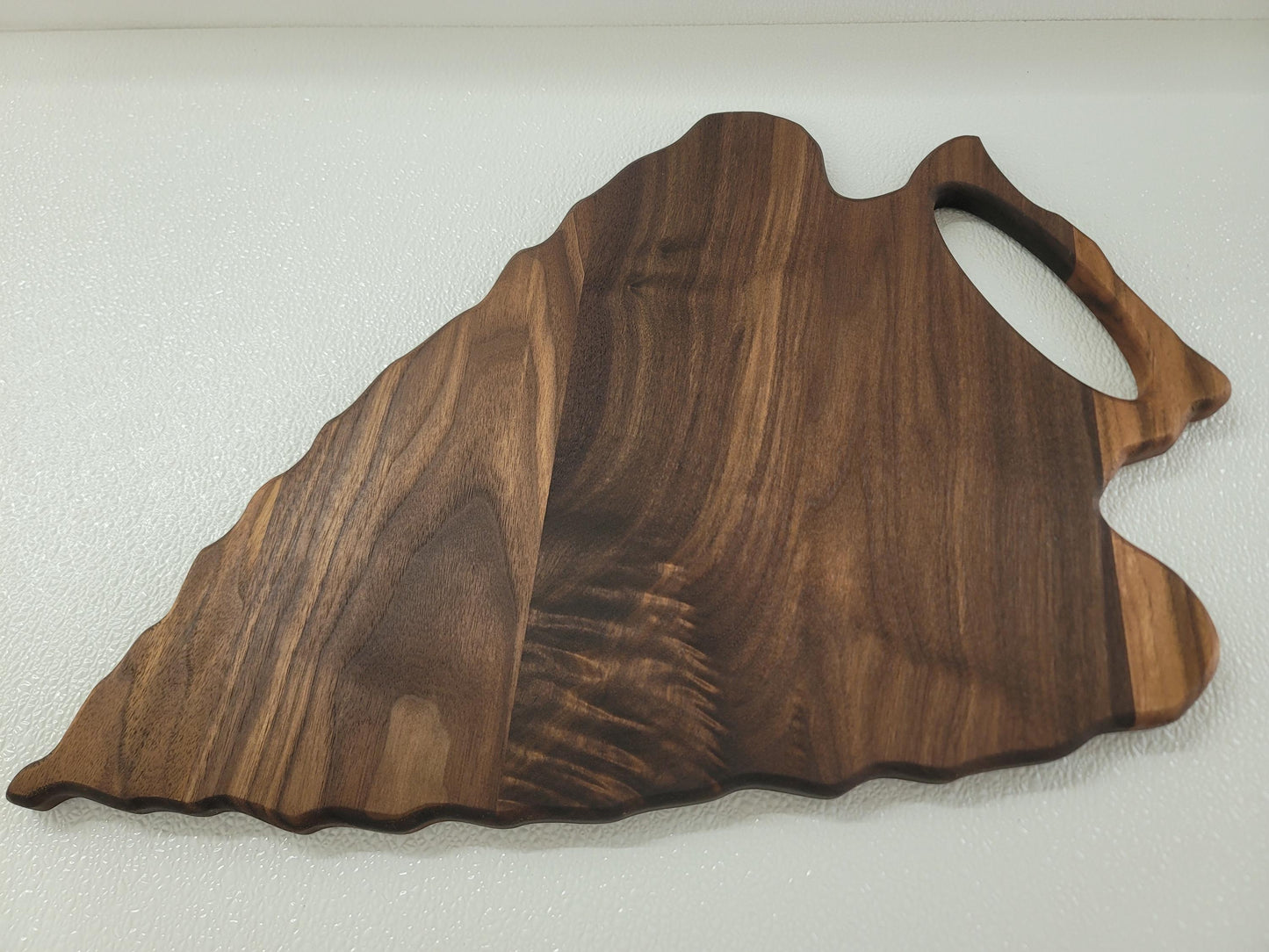 Arrowhead cutting board