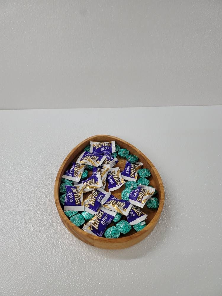 Egg-shaped candy dish/ catch-all