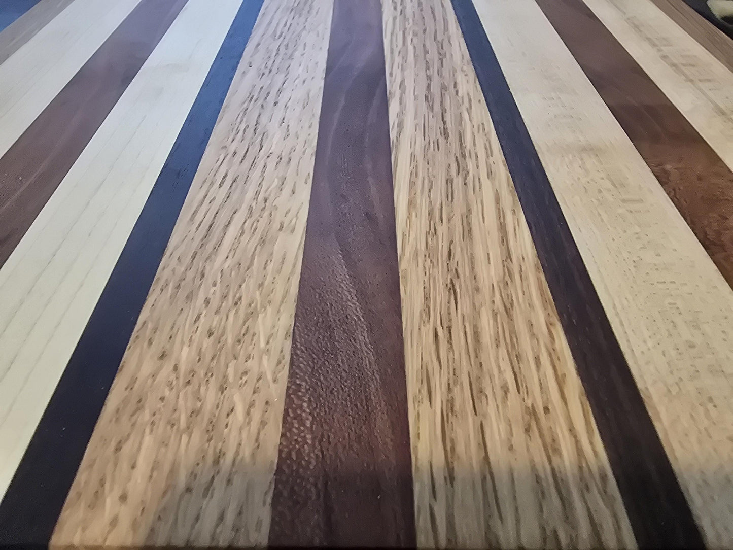 Mixed hardwood cutting board