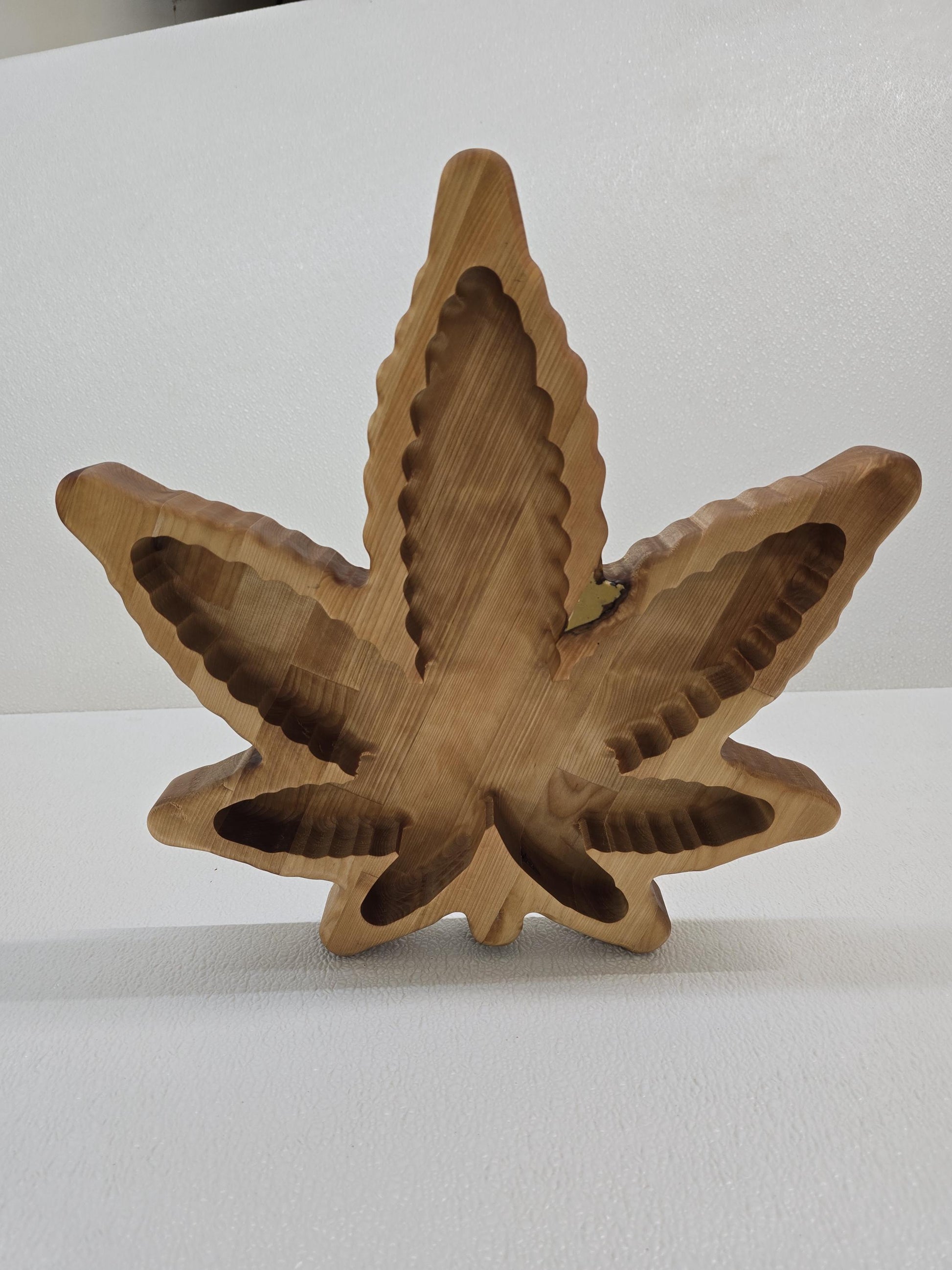 Pot leaf snack bowl