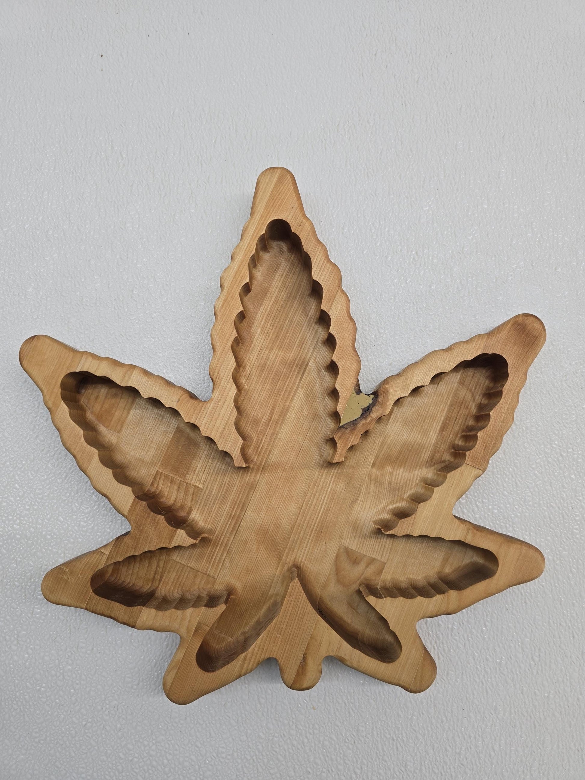Pot leaf snack bowl