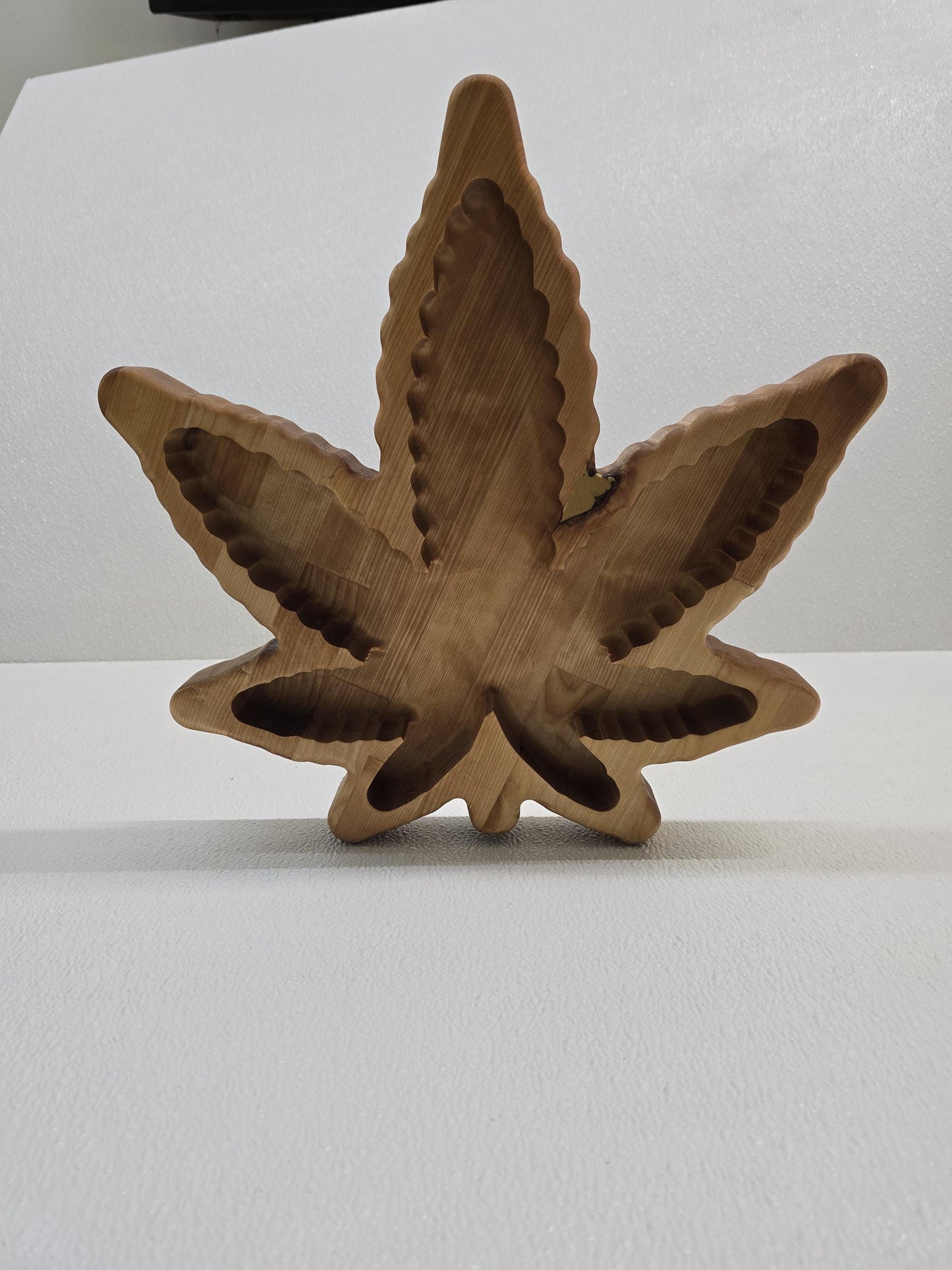 Pot leaf snack bowl