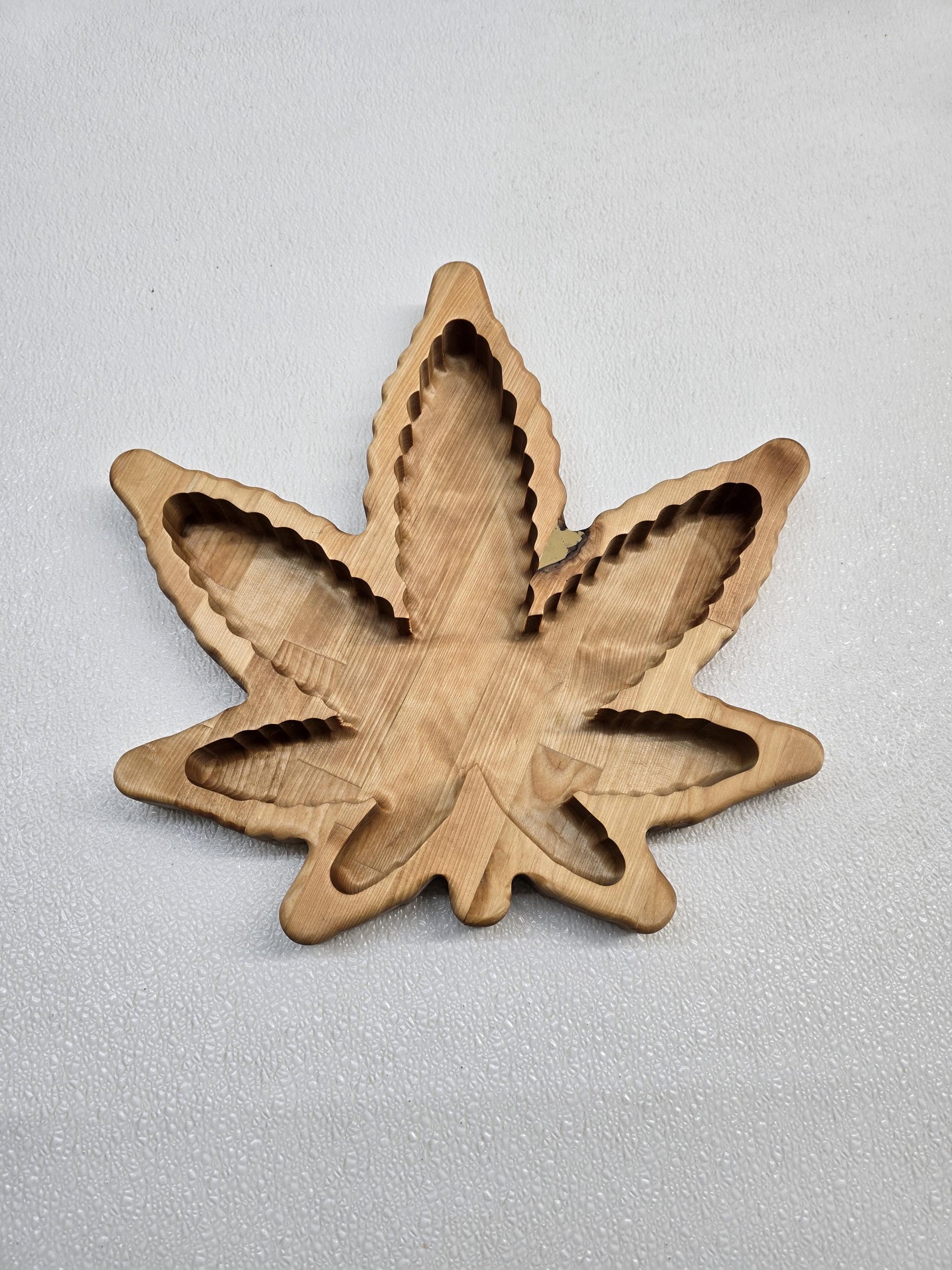 Pot leaf snack bowl