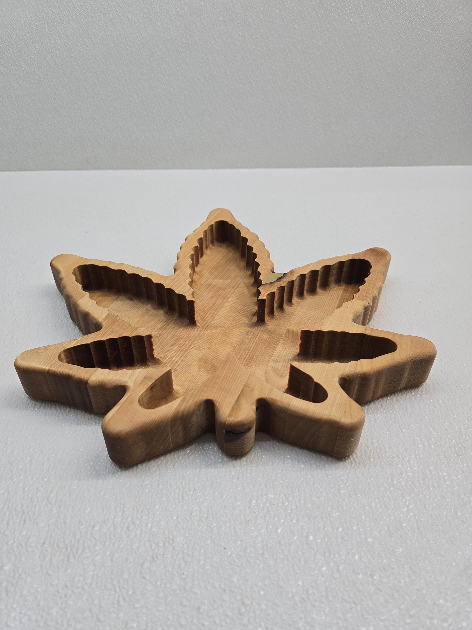 Pot leaf snack bowl